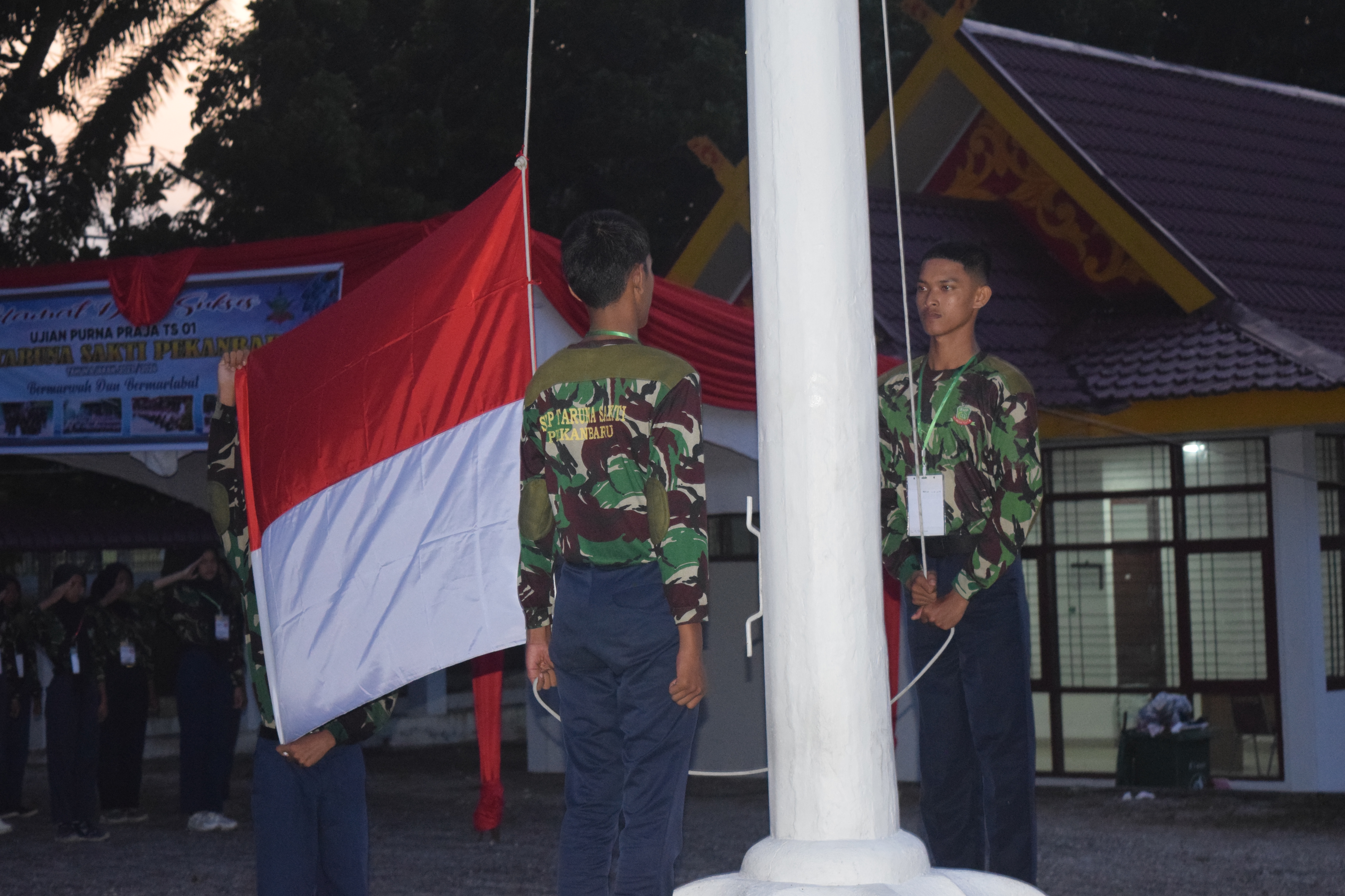 Apel Pagi setelah Shalat Shubuh Berjamaah pada Ujian Purna Praja TS 01